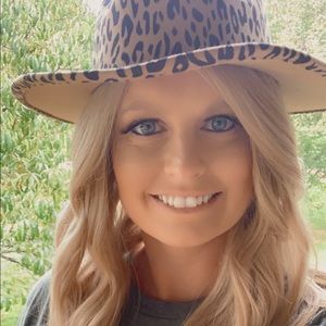 Meet your Posher, Tiffany